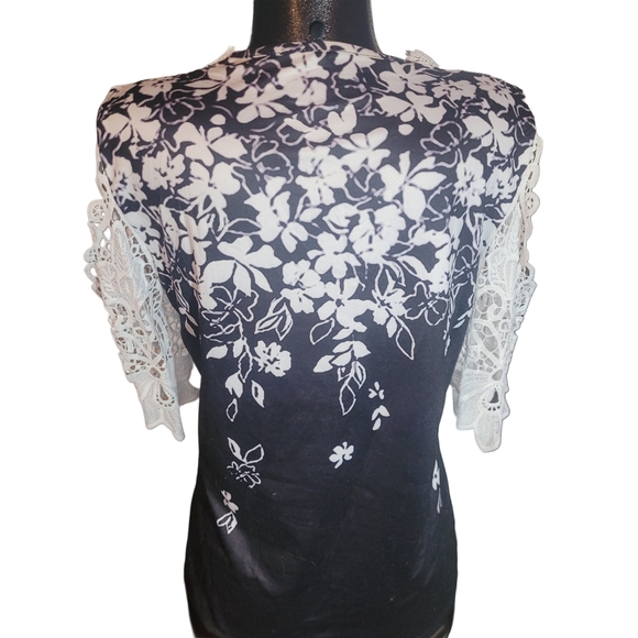 Floral Lace Cold Shoulder Top Sz.M - Picture 6 of 6